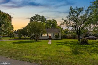 6015 CLAMES DR, Alexandria, VA 22310