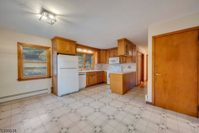 44 Beavers St, High Bridge Boro, NJ 08829