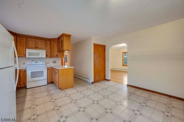 44 Beavers St, High Bridge Boro, NJ 08829