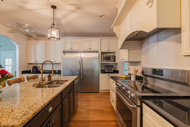 1000 Norfleet Dr, Nashville, TN 37220