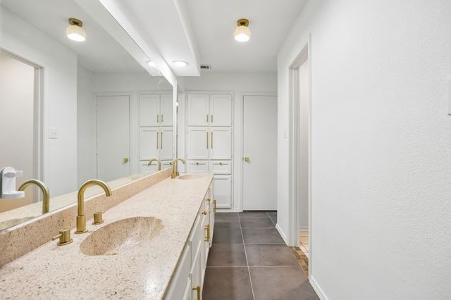 2701 Baldwin Drive, Arlington, TX 76012