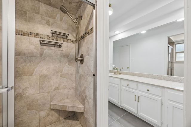 2701 Baldwin Drive, Arlington, TX 76012
