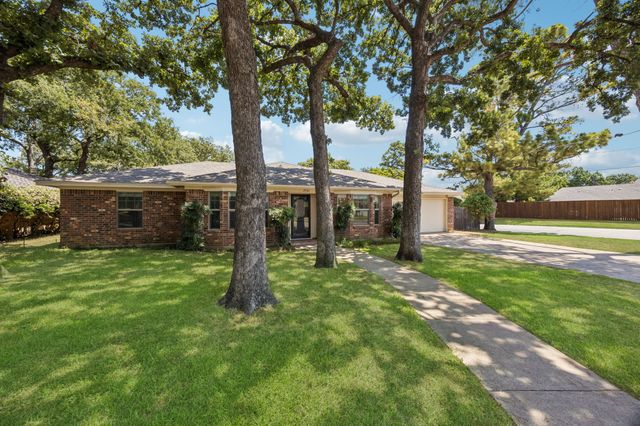 2701 Baldwin Drive, Arlington, TX 76012