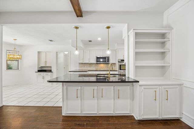 2701 Baldwin Drive, Arlington, TX 76012