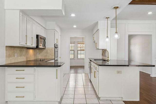 2701 Baldwin Drive, Arlington, TX 76012