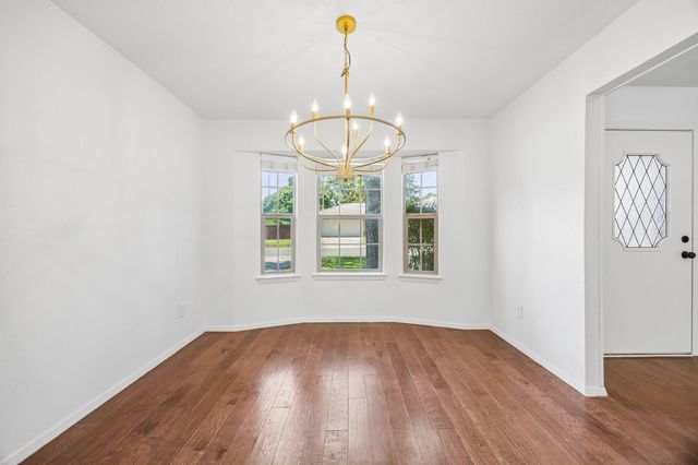 2701 Baldwin Drive, Arlington, TX 76012