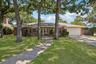 2701 Baldwin Drive, Arlington, TX 76012
