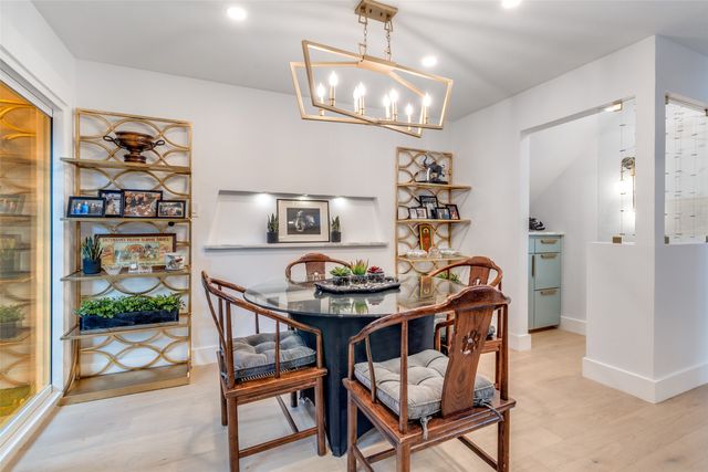 947 Easton Place, Dallas, TX 75218