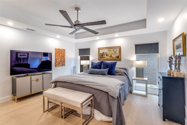 947 Easton Place, Dallas, TX 75218