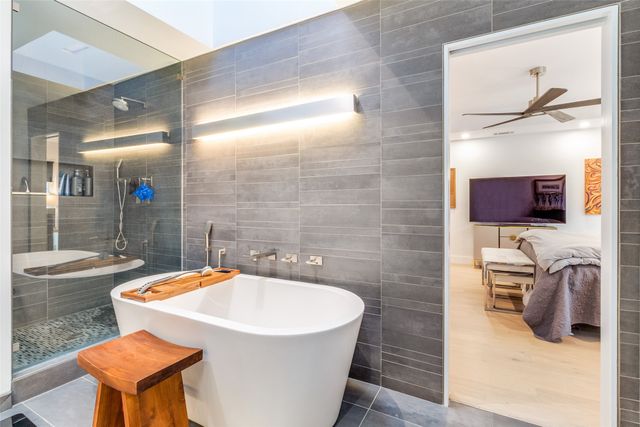 947 Easton Place, Dallas, TX 75218