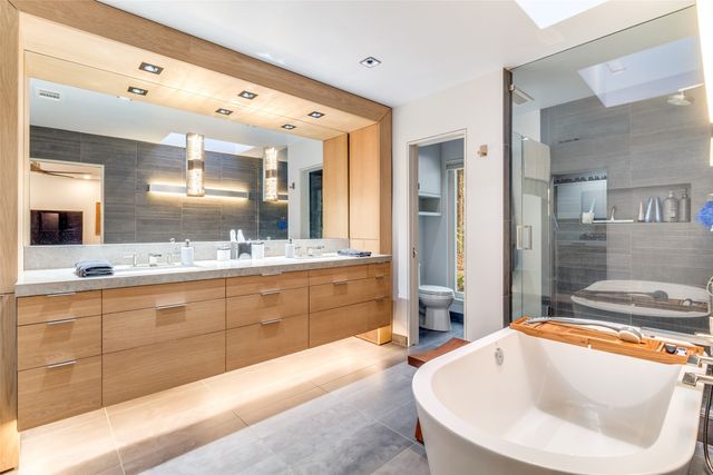 947 Easton Place, Dallas, TX 75218