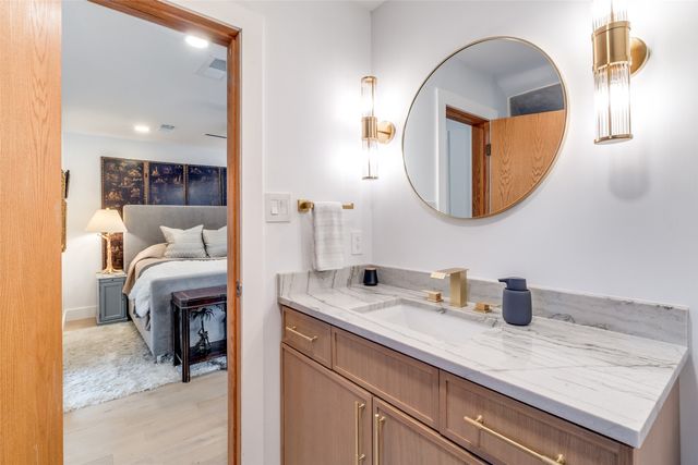 947 Easton Place, Dallas, TX 75218