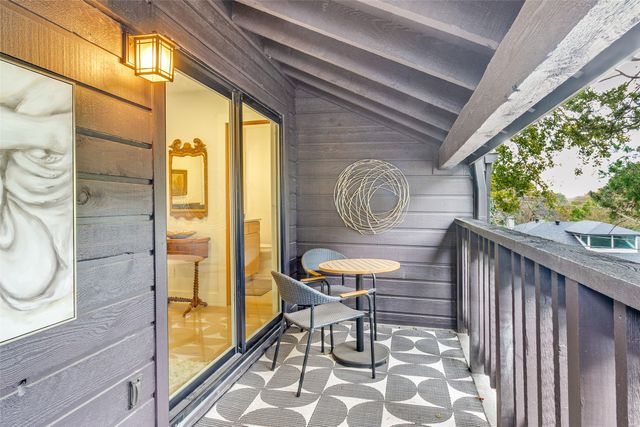 947 Easton Place, Dallas, TX 75218