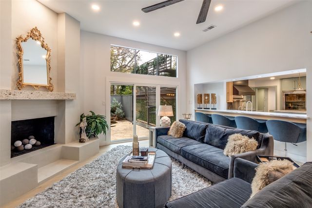 947 Easton Place, Dallas, TX 75218