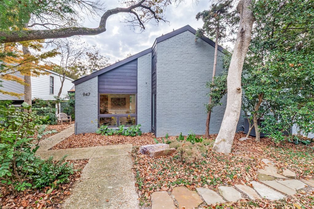 947 Easton Place, Dallas, TX 75218
