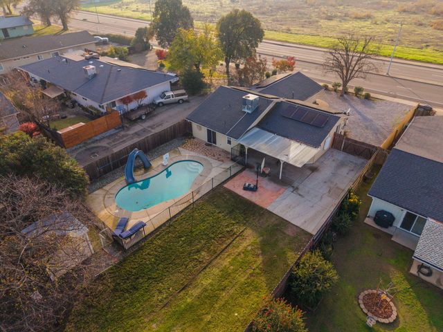 2771 North Street, Anderson, CA 96007