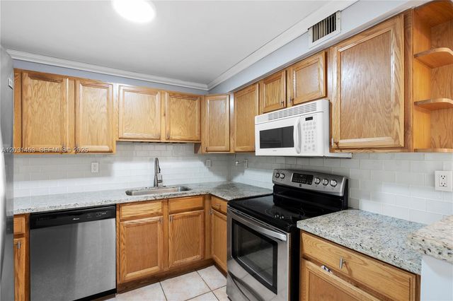1605 Bay Road 503, Miami Beach, FL 33139