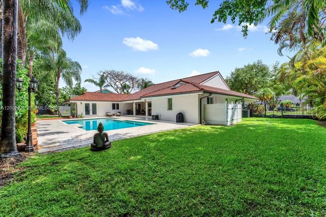 9941 SW 143rd St, Miami, FL 33176