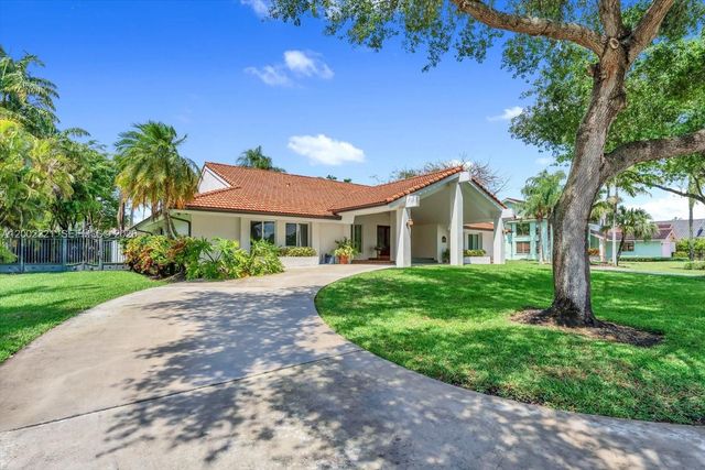 9941 SW 143rd St, Miami, FL 33176