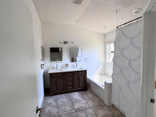 8605 OTTER CREEK CT COURT, Orlando, FL 32829