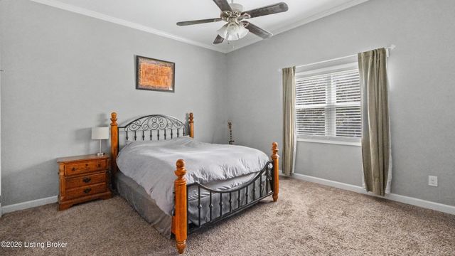 1035 E Caldwell St, Louisville, KY 40204