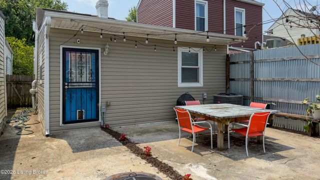 1035 E Caldwell St, Louisville, KY 40204
