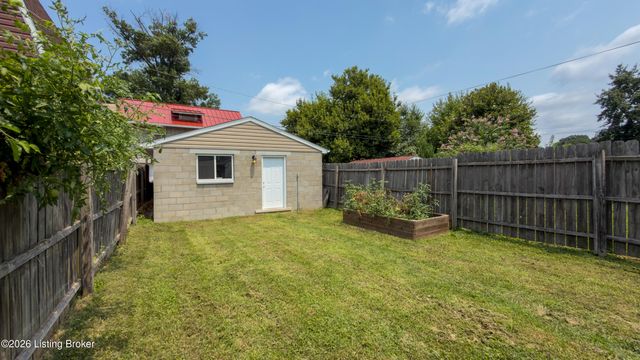 1035 E Caldwell St, Louisville, KY 40204