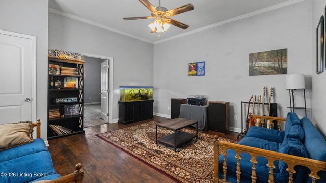1035 E Caldwell St, Louisville, KY 40204