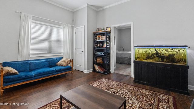 1035 E Caldwell St, Louisville, KY 40204