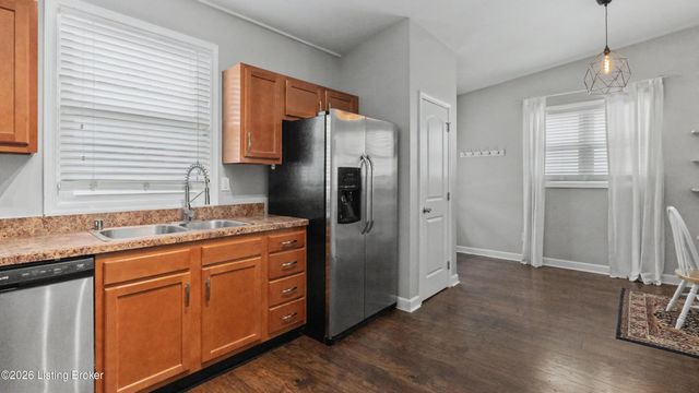 1035 E Caldwell St, Louisville, KY 40204