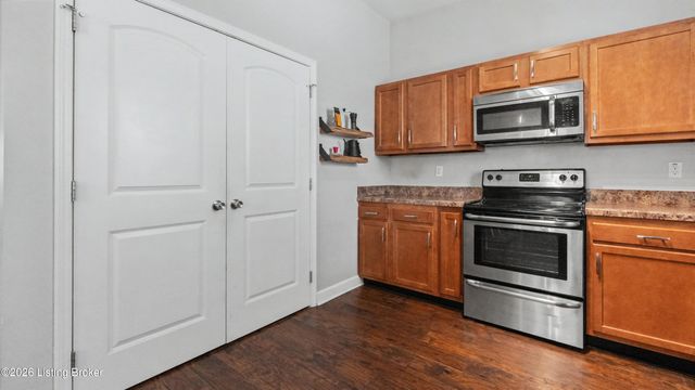 1035 E Caldwell St, Louisville, KY 40204
