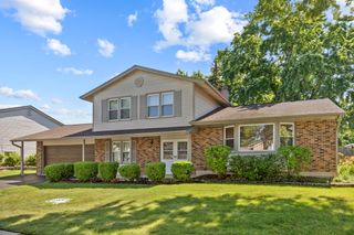 1477 William Clifford Lane, Elk Grove Village, IL 60007