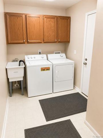 6606 Embers Court, West Bloomfield, MI 48322