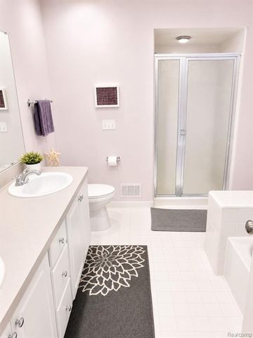 6606 Embers Court, West Bloomfield, MI 48322