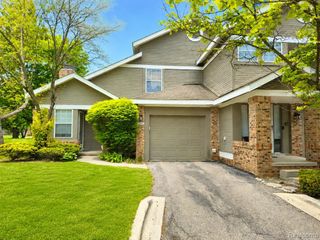 6606 Embers Court, West Bloomfield, MI 48322