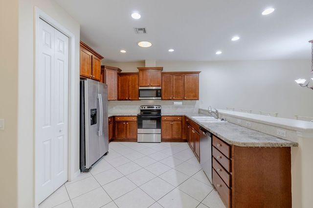 427 Pineapple Square SW 31, Vero Beach, FL 32962