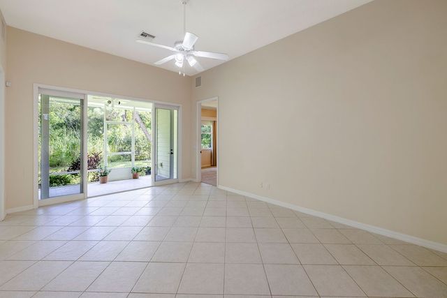 427 Pineapple Square SW 31, Vero Beach, FL 32962
