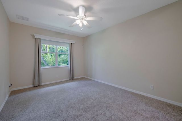 427 Pineapple Square SW 31, Vero Beach, FL 32962