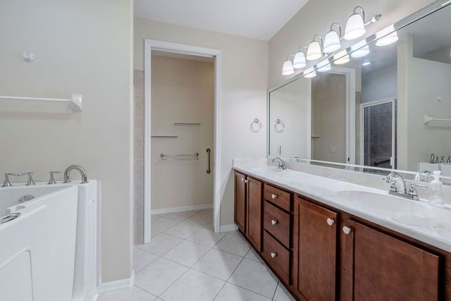 427 Pineapple Square SW 31, Vero Beach, FL 32962