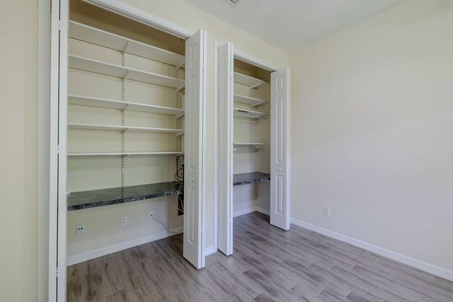 427 Pineapple Square SW 31, Vero Beach, FL 32962