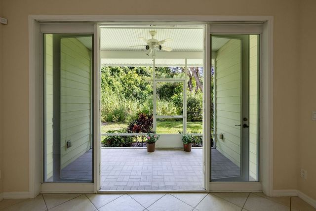 427 Pineapple Square SW 31, Vero Beach, FL 32962