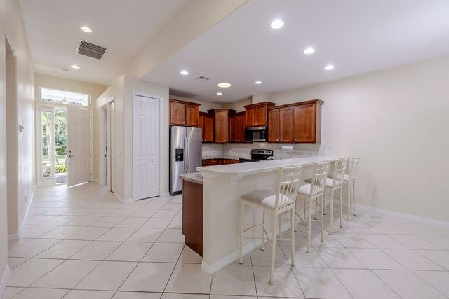 427 Pineapple Square SW 31, Vero Beach, FL 32962