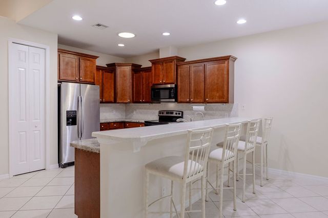 427 Pineapple Square SW 31, Vero Beach, FL 32962