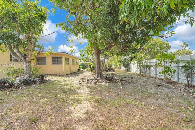 10565 SW 156th Ln, Miami, FL 33157