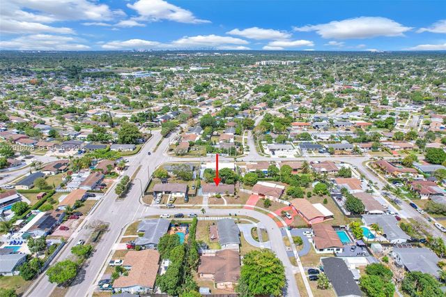 10565 SW 156th Ln, Miami, FL 33157