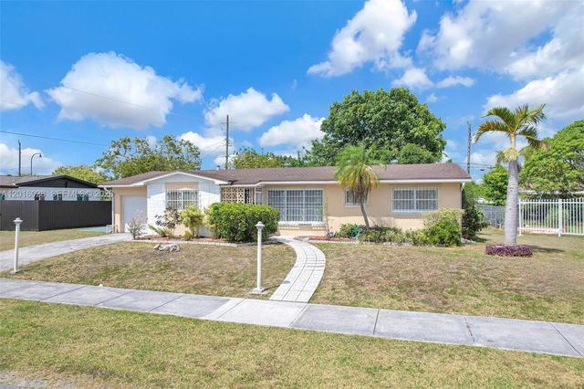 10565 SW 156th Ln, Miami, FL 33157