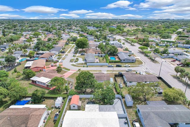 10565 SW 156th Ln, Miami, FL 33157