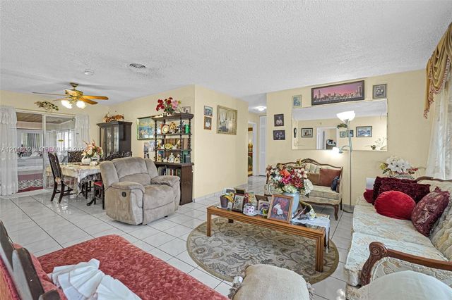 10565 SW 156th Ln, Miami, FL 33157