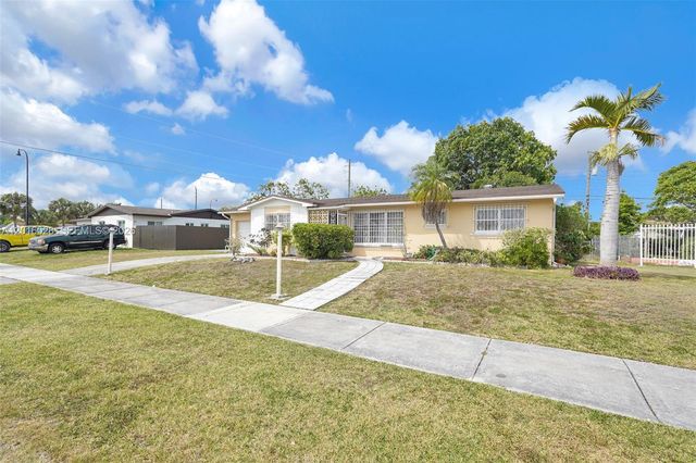 10565 SW 156th Ln, Miami, FL 33157