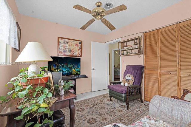 10565 SW 156th Ln, Miami, FL 33157